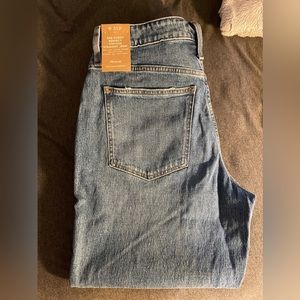 Madewell The Petite Curvy Perfect Vintage Straight Jean in Earlwood Wash